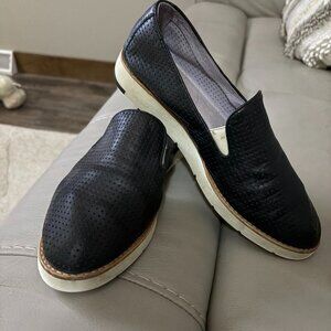 Johnston & Murphy Penelope Black Loafers